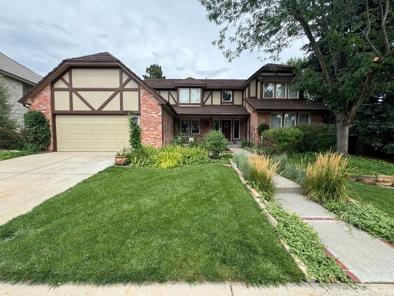 15853 E Crestridge Cir - Photo 2 of 43