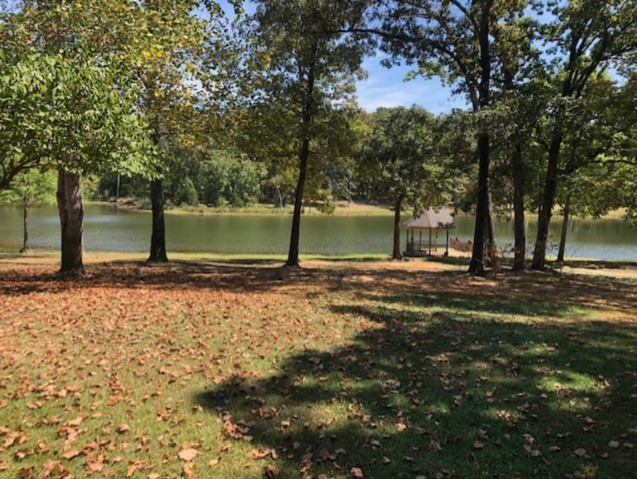 101 Edgewater Cv - Photo 3 of 24