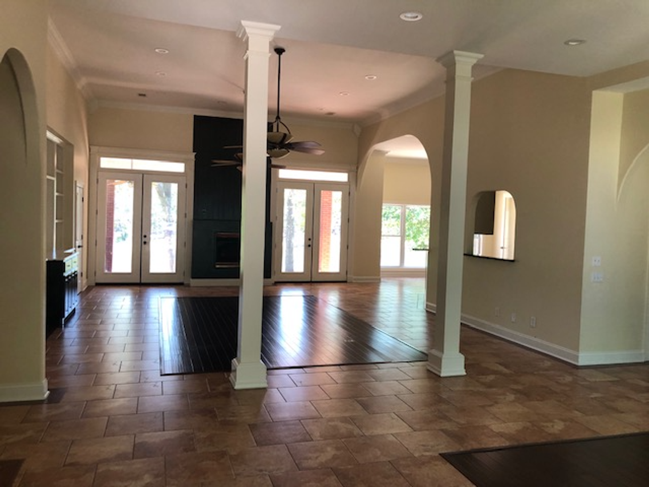 101 Edgewater Cv - Photo 5 of 24