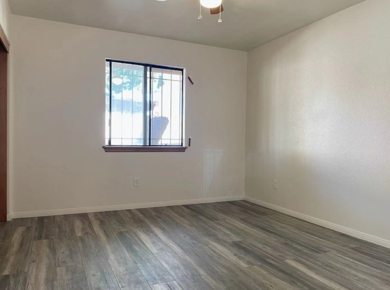 16347 Kamana Rd - Photo 4 of 8