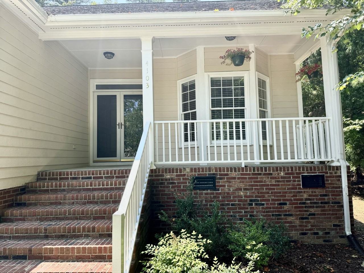 4103 Branchwood Dr - Photo 3 of 31