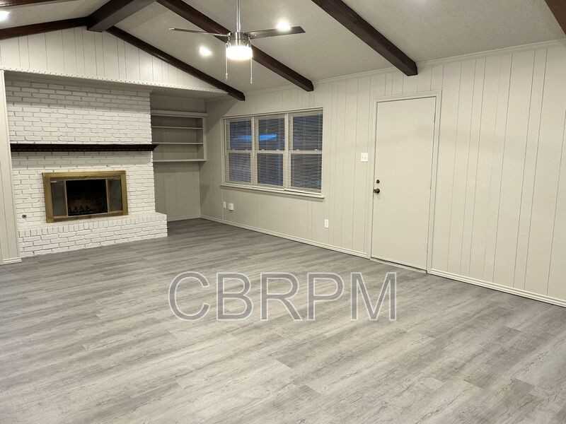 4519 62nd St - Photo 3 of 27