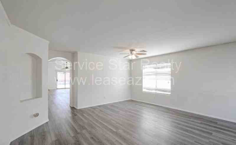 16652 W Latham St - Photo 2 of 26