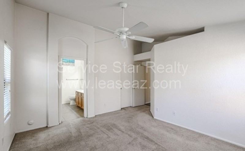 16652 W Latham St - Photo 4 of 26