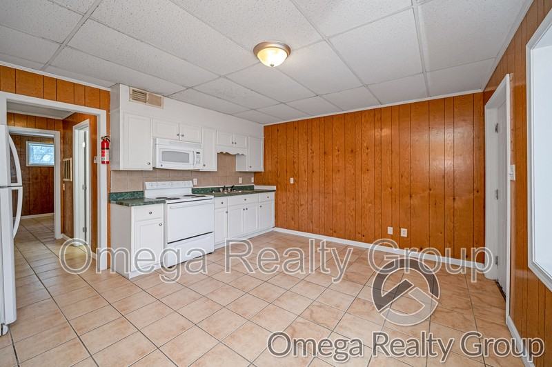 1610 6th Ave S #5 - Photo 6 of 17