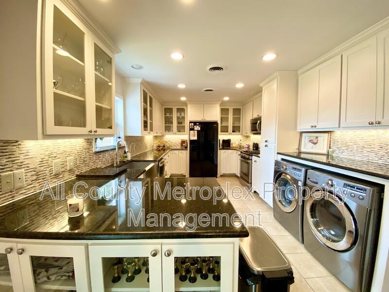 511 Bedford Dr - Photo 3 of 9