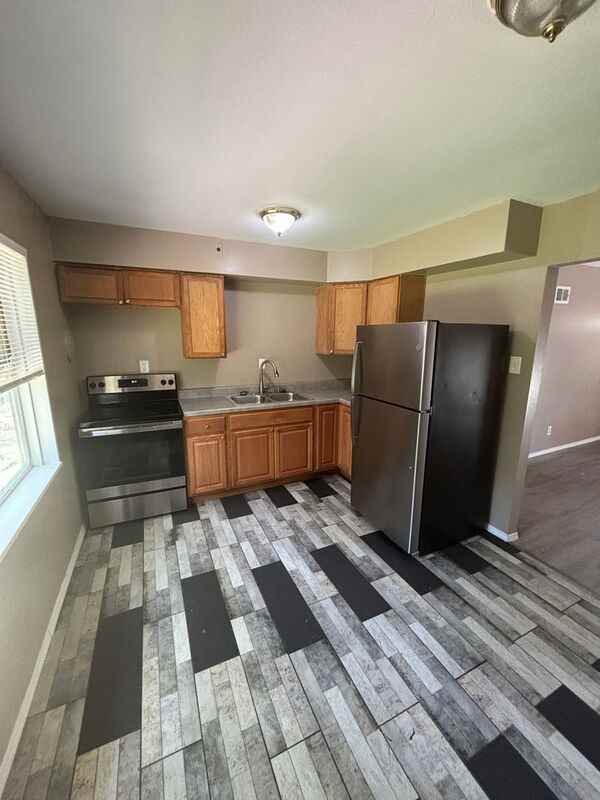 4001 Cranberry Ln - Photo 3 of 17