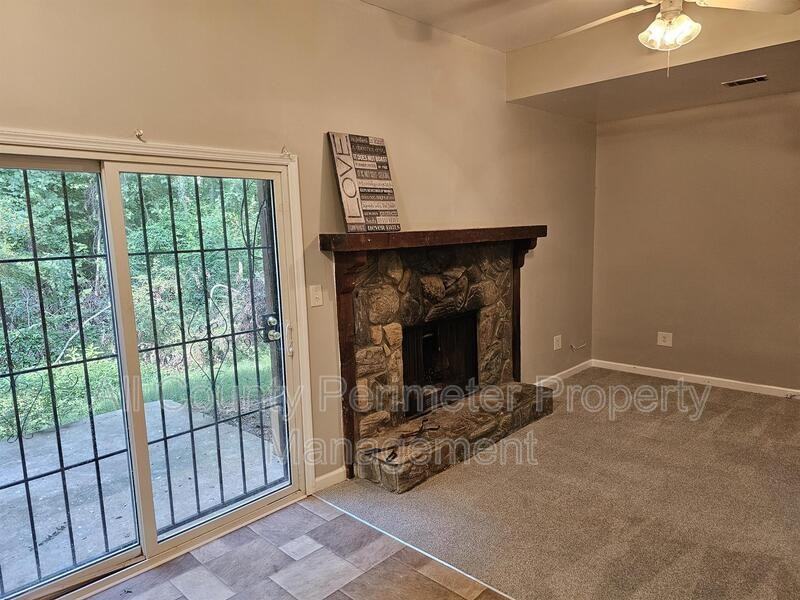 165 Parkridge Ct - Photo 4 of 9