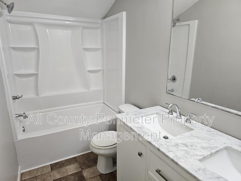165 Parkridge Ct - Photo 6 of 9