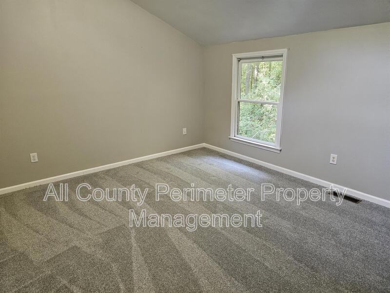 165 Parkridge Ct - Photo 7 of 9