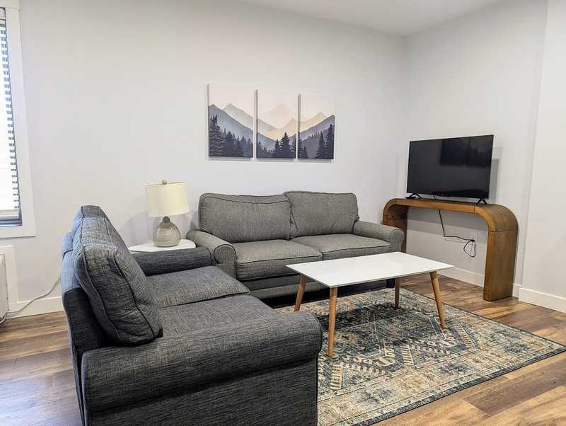413 Jefferson St - Photo 3 of 10