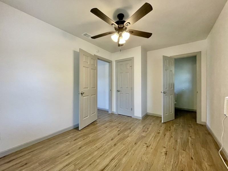 2037 Beaumont St - Photo 7 of 14