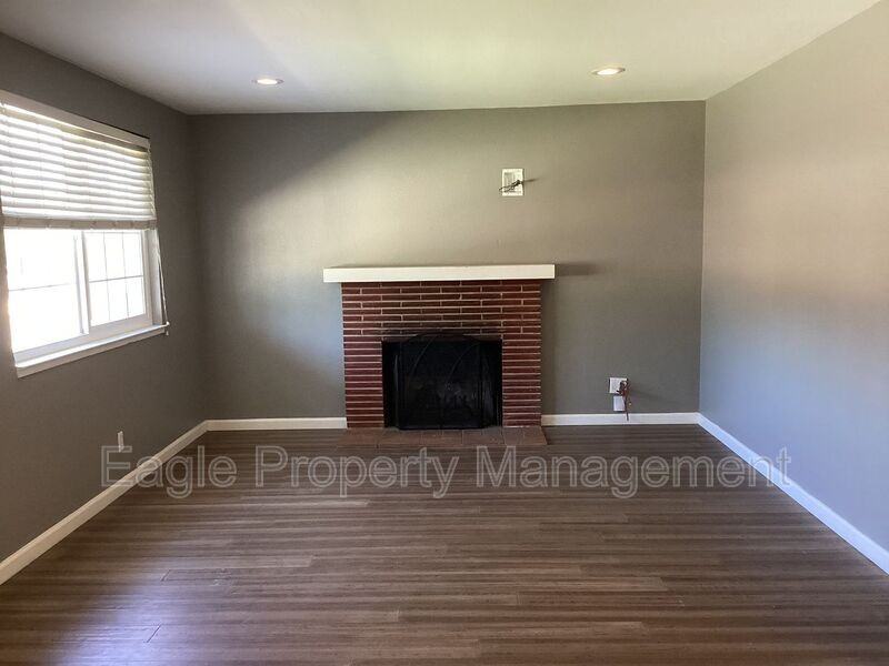 1336 School St - Photo 2 of 23