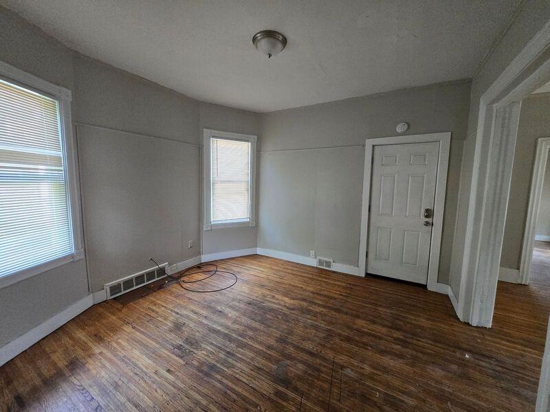 641 N Goodman St - Photo 2 of 6