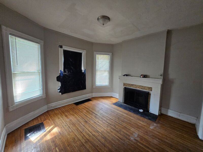 641 N Goodman St - Photo 4 of 6