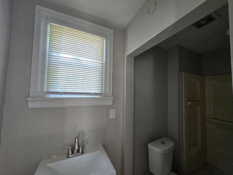 641 N Goodman St - Photo 6 of 6