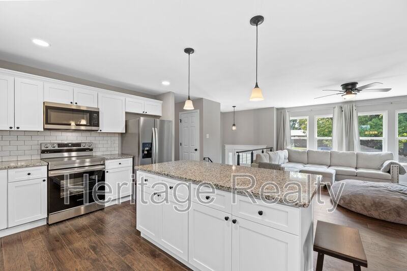 12025 West Kingsgate Road - Photo 5 of 27