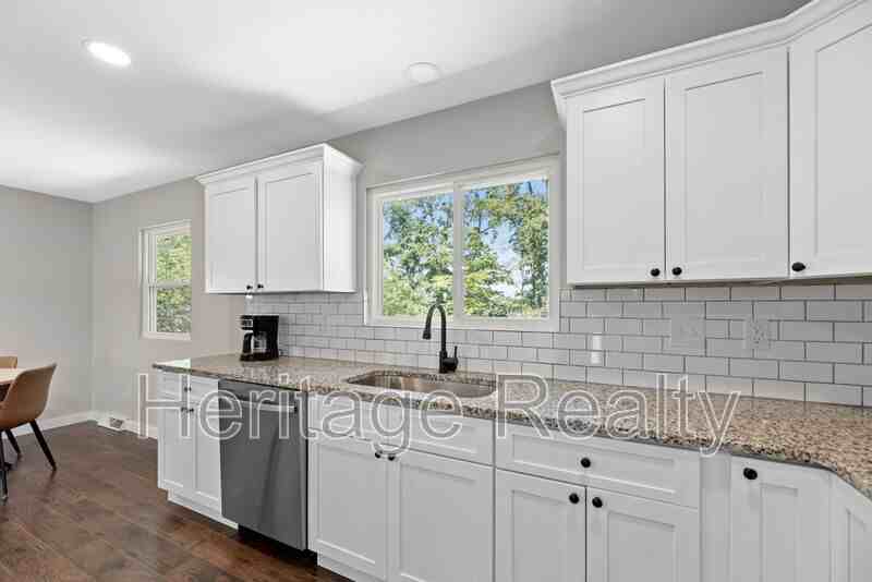 12025 West Kingsgate Road - Photo 6 of 27