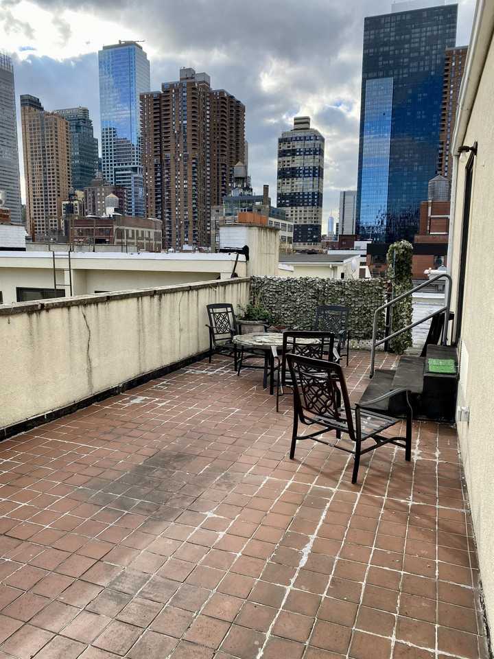 455-457 West 46th Street - Photo 6 of 17