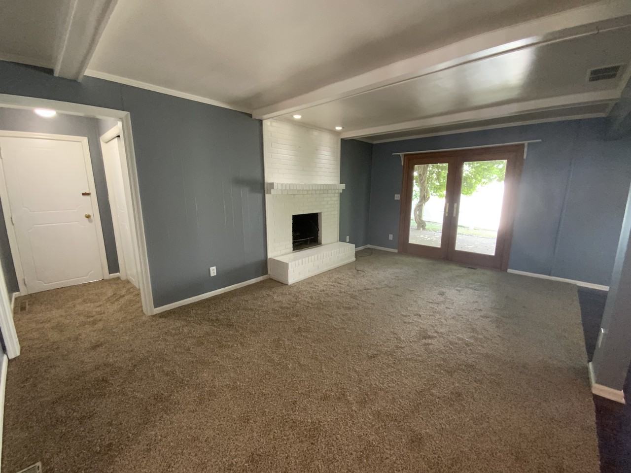 113 Country Club Ct #NA - Photo 2 of 25