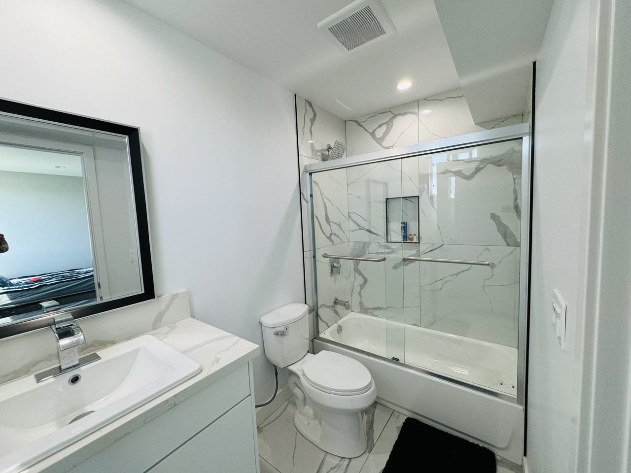 1301 N Kingsley Dr #1 - Photo 2 of 13