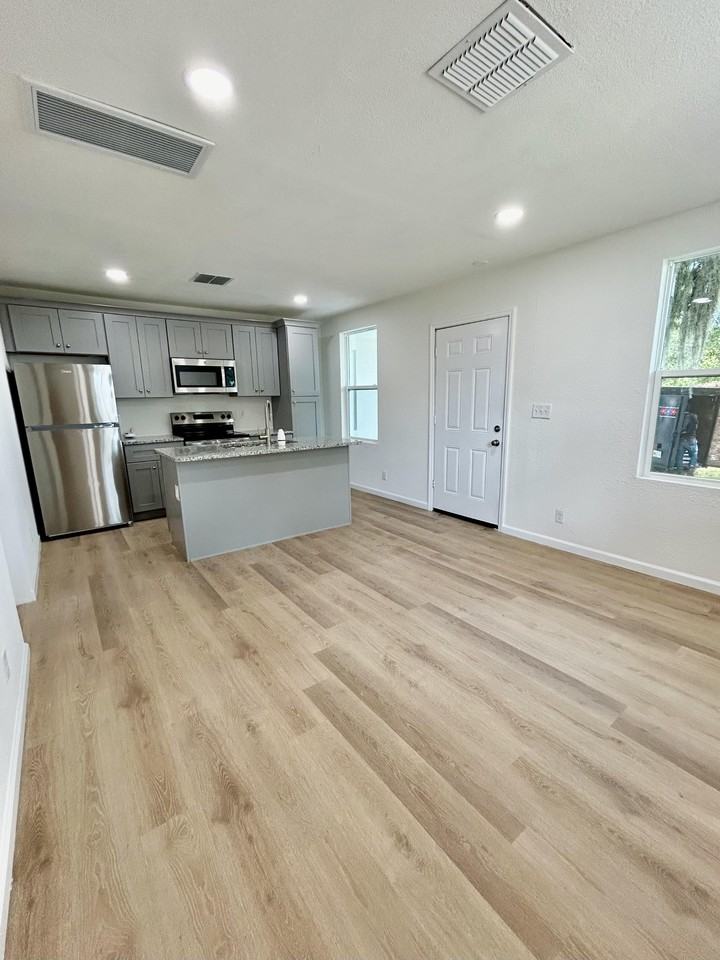 245 E Fort Dade Ave #245 - Photo 2 of 5