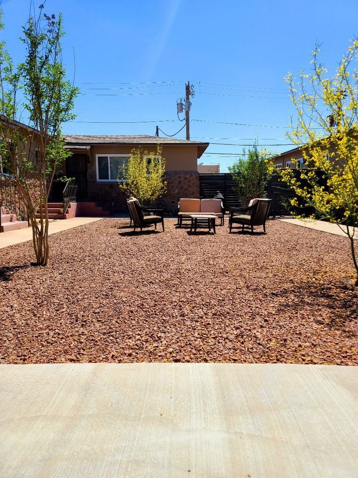 2707 N Kansas St #1 - Photo 3 of 8