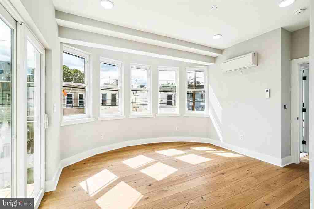 2356 Gerritt St #3 - Photo 4 of 12