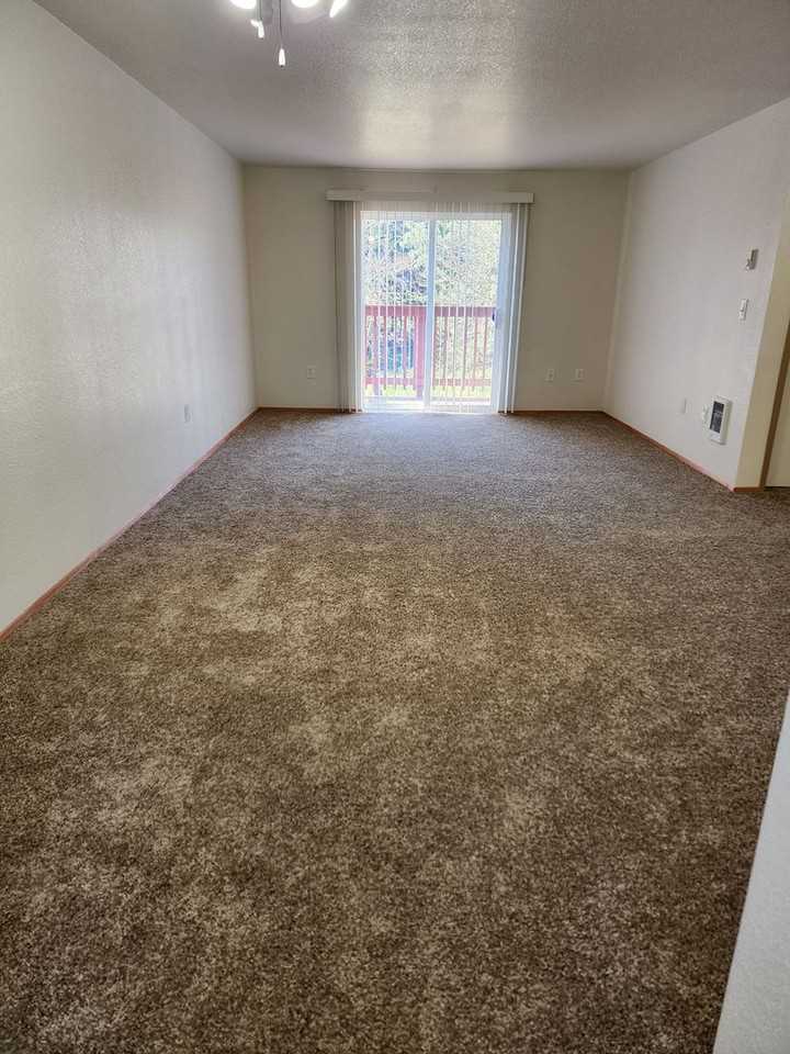 Large 2 Bedroom Apt Living, Located in the Center of Vancouver, WA! - Photo 3 of 20