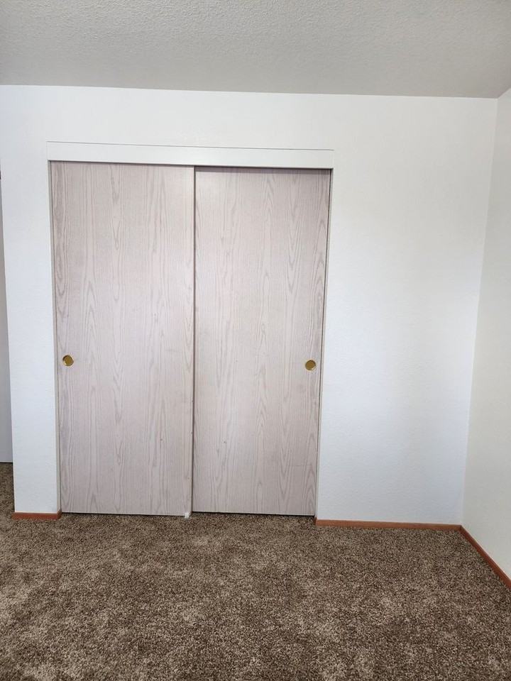 Large 2 Bedroom Apt Living, Located in the Center of Vancouver, WA! - Photo 7 of 20