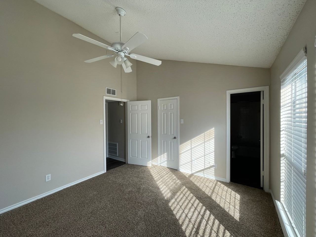 Sandstone at Bear Creek - Photo 2 of 15