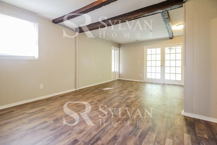 403 Forest Hills Dr - Photo 3 of 15