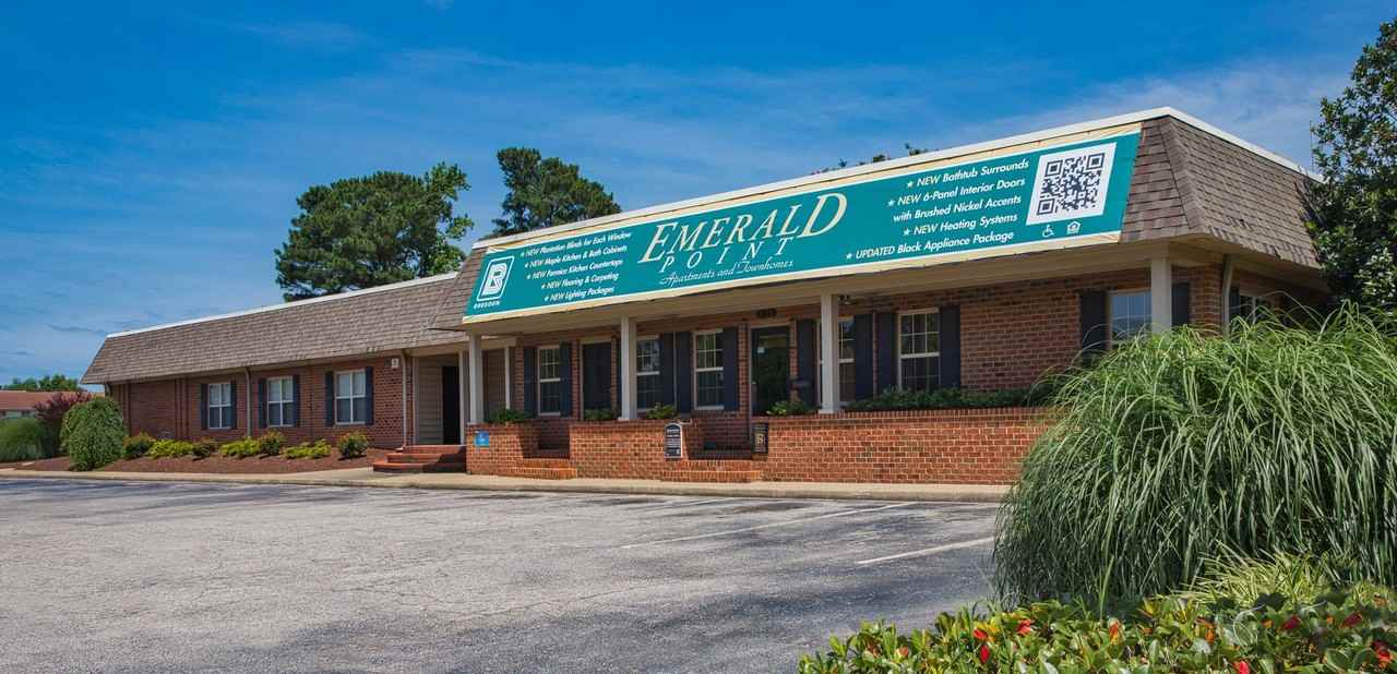 Emerald Point Apartments & Townhomes - Photo 4 of 44