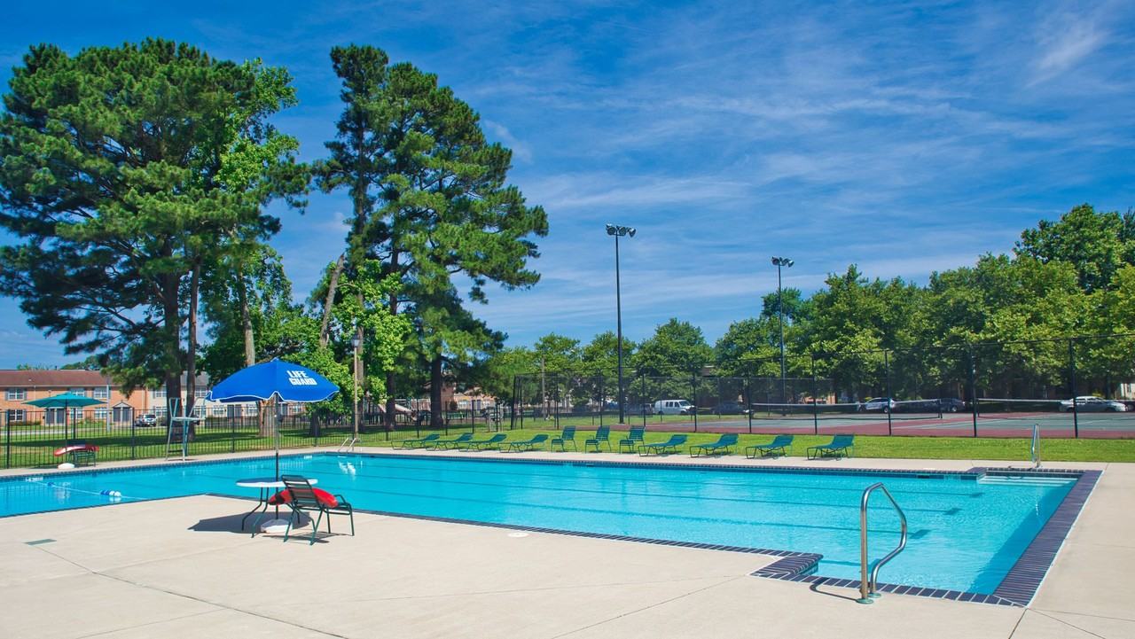 Emerald Point Apartments & Townhomes - Photo 7 of 44