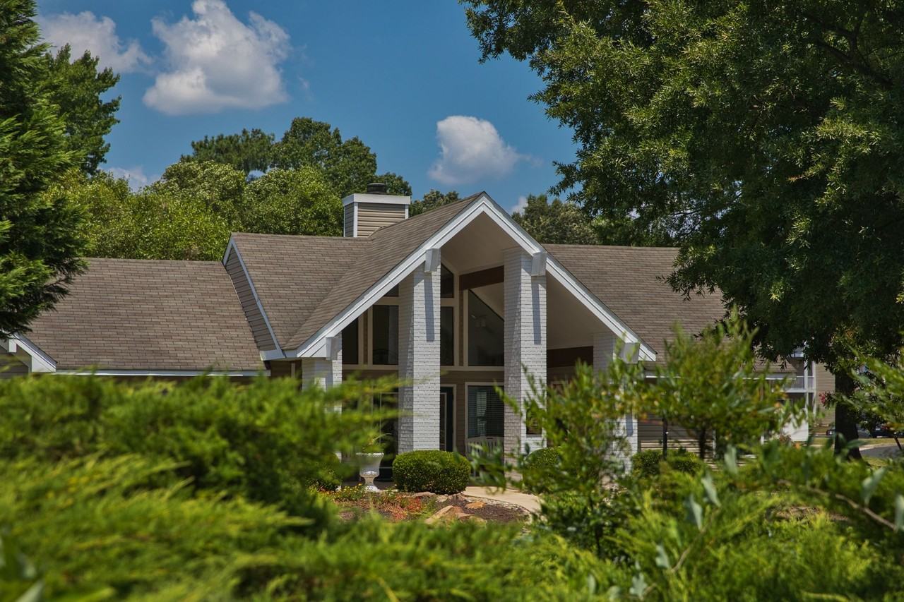 Hunter's Mill Apartments - Photo 4 of 44