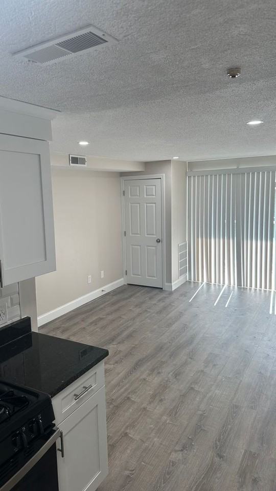 19 Kenmar Dr - Photo 3 of 10