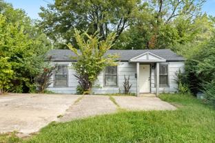 1022 W Holly St - Photo 1 of 1