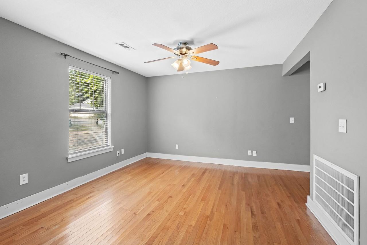 1022 W Holly St - Photo 7 of 28