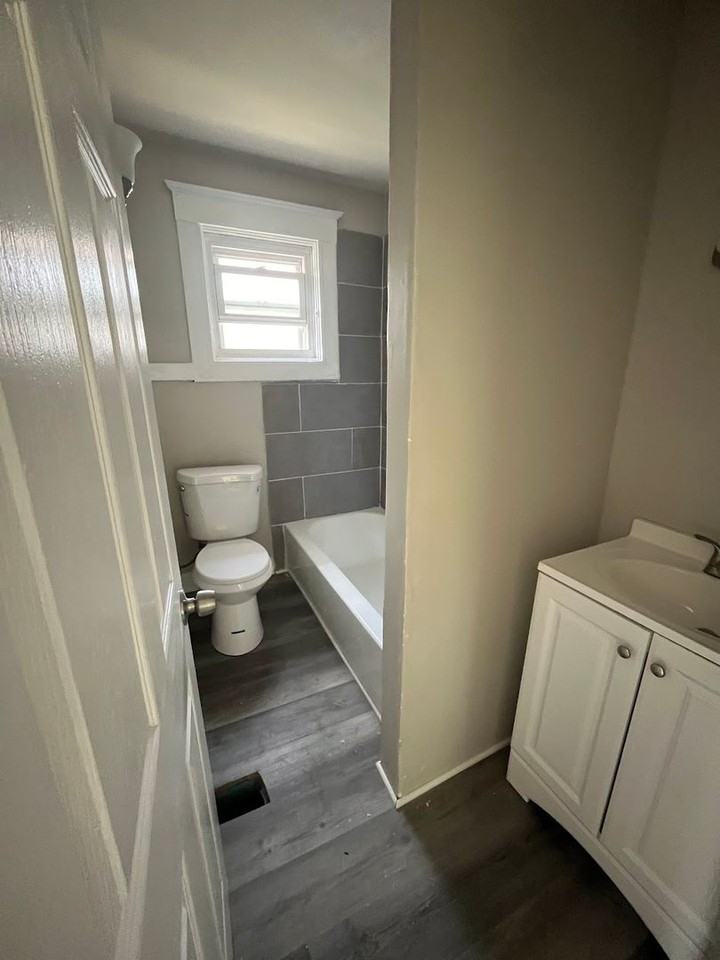 1140 Homeside Ave - Photo 2 of 8