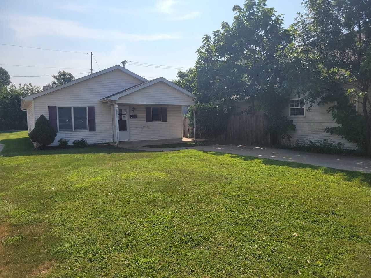 904 N 19th St - Photo 2 of 20