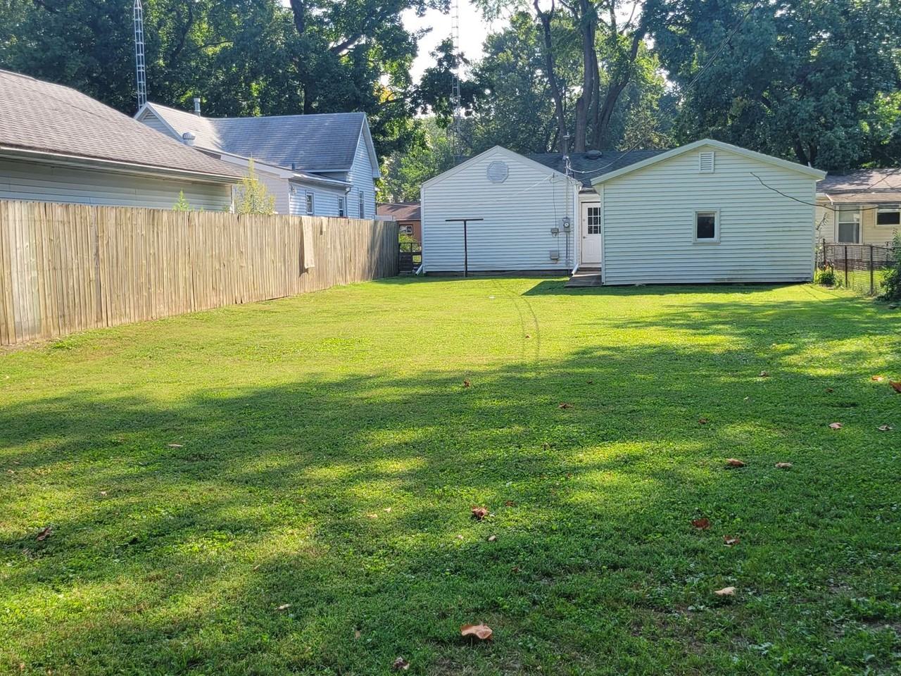 904 N 19th St - Photo 3 of 20