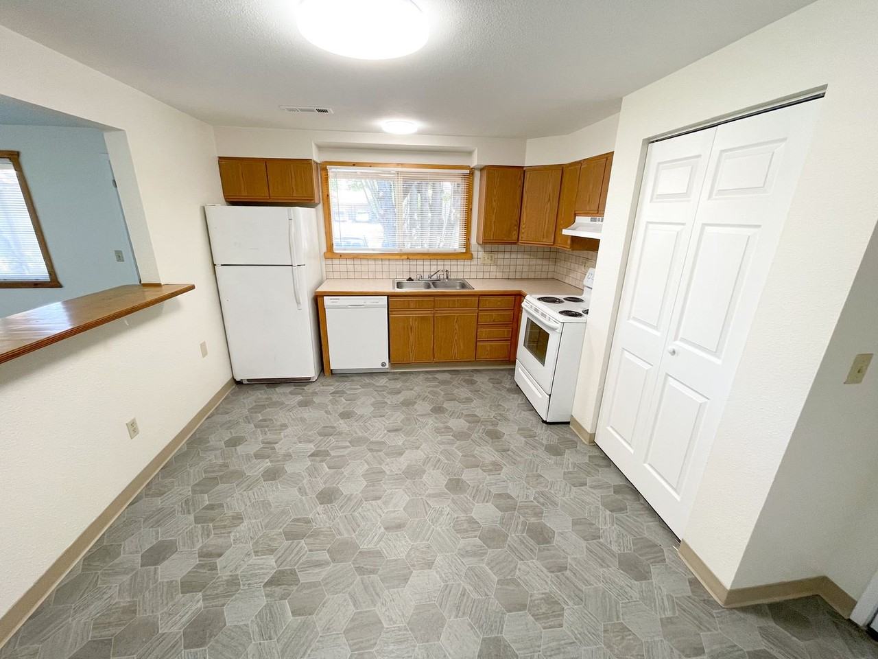 3033 Kane Street - Photo 3 of 20