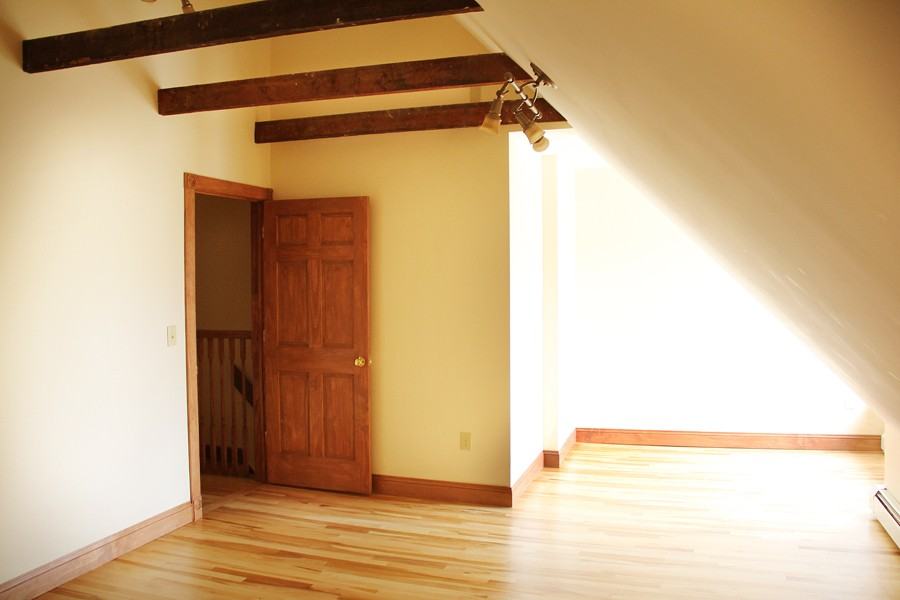 46 North Champlain St - Photo 6 of 32