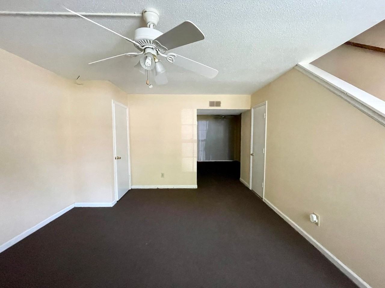 ashley56 - Photo 2 of 15