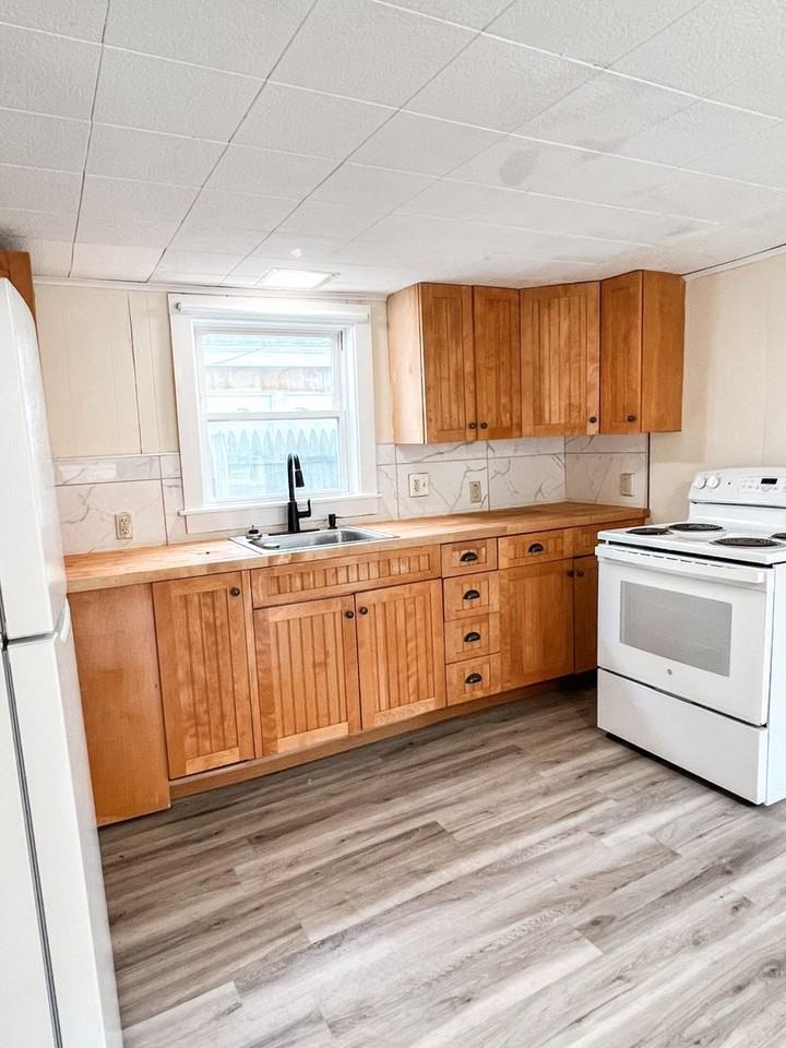 20 Cedar St - Photo 6 of 12