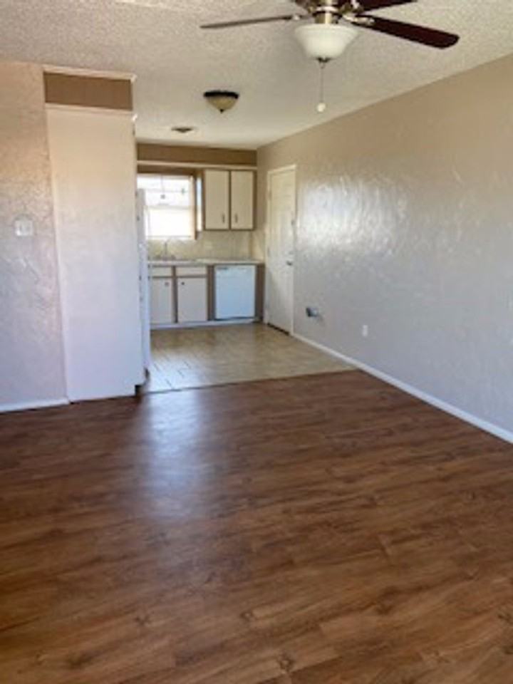 1003 Presidio Dr - Photo 2 of 10