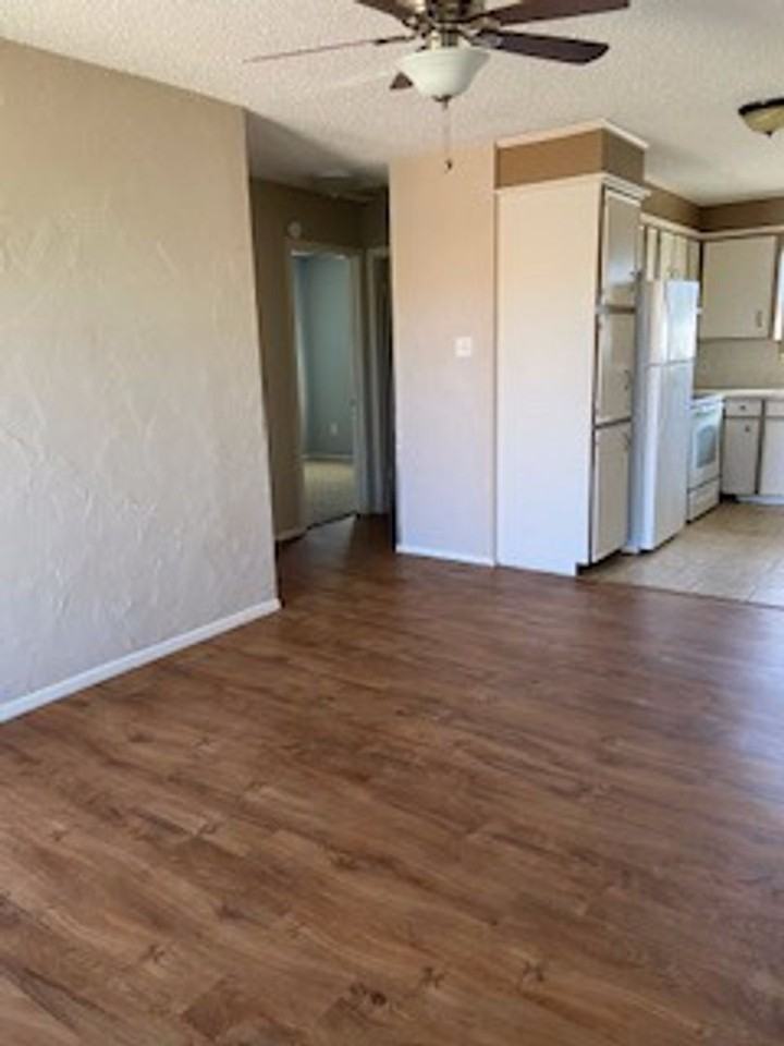 1003 Presidio Dr - Photo 3 of 10