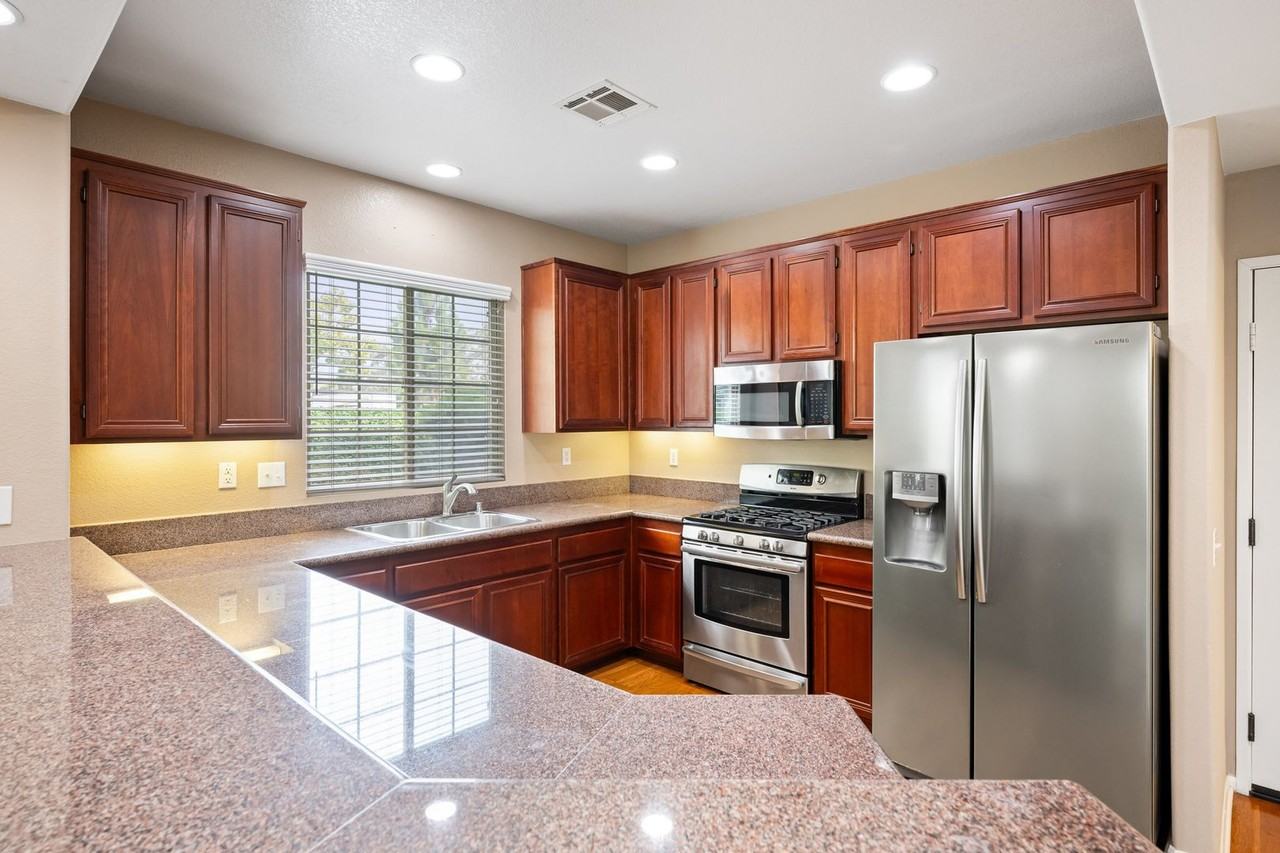 1527 Circle Ranch Way #66 - Photo 6 of 28