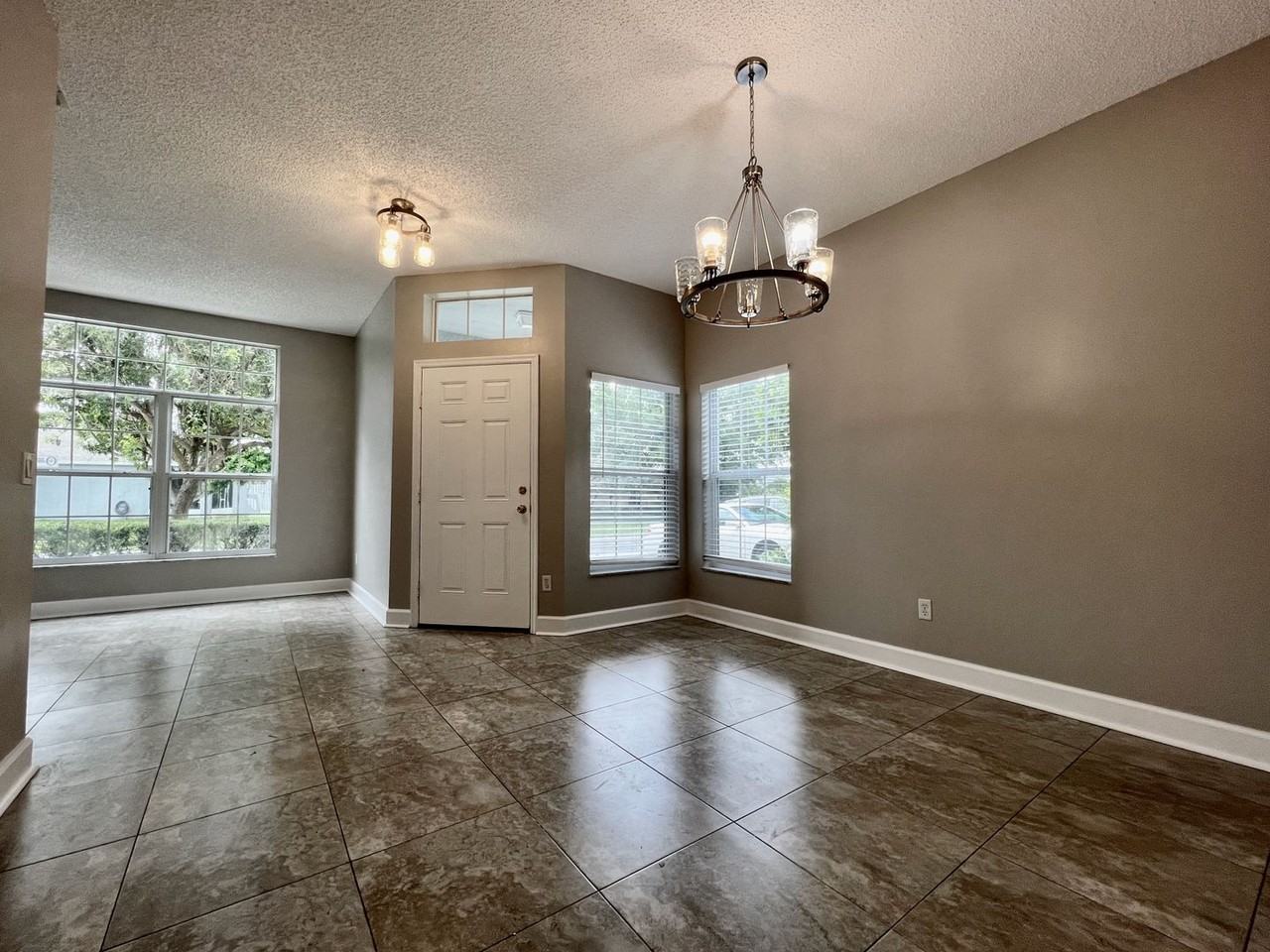 9883 Palmetto Dunes Ct - Photo 2 of 25