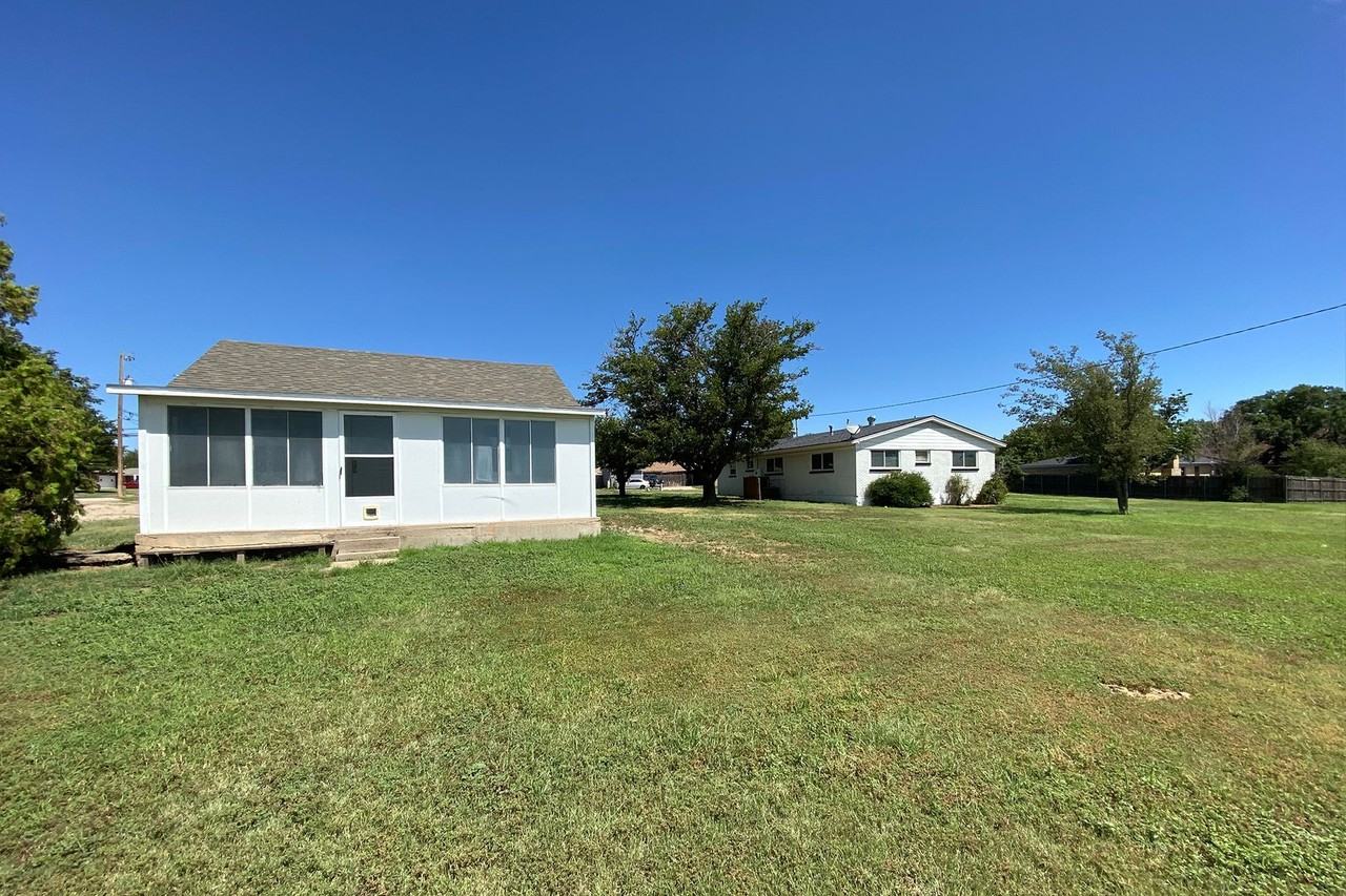 4511 Scotty Dr - Photo 6 of 25